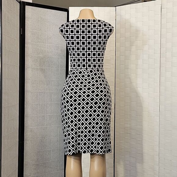 LAUREN RALPH LAUREN GEOMETRIC PATTERN TWIST KNOT BOATNECK JERSEY DRESS - Picture 7 of 16